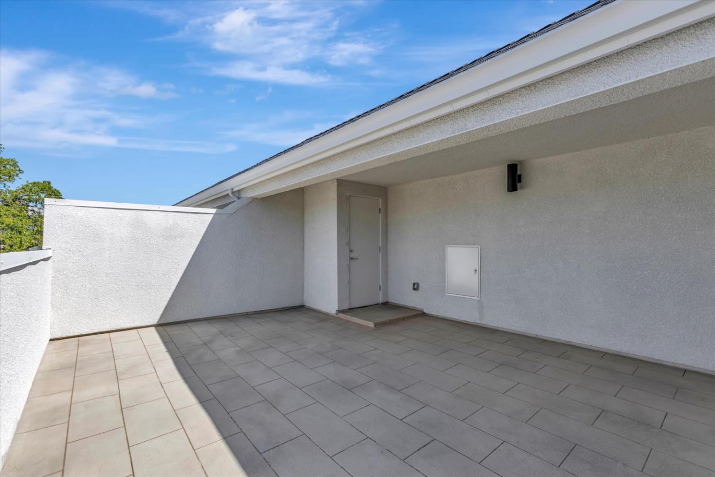 Detail Gallery Image 3 of 13 For 2739 Oak Rd, Walnut Creek,  CA 94597 - 3 Beds | 2/1 Baths