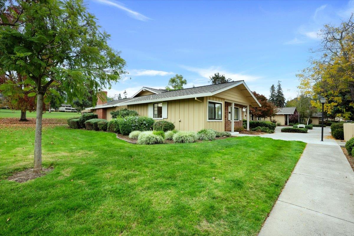 Detail Gallery Image 10 of 49 For 5050 Cribari Vale, San Jose,  CA 95135 - 2 Beds | 2 Baths