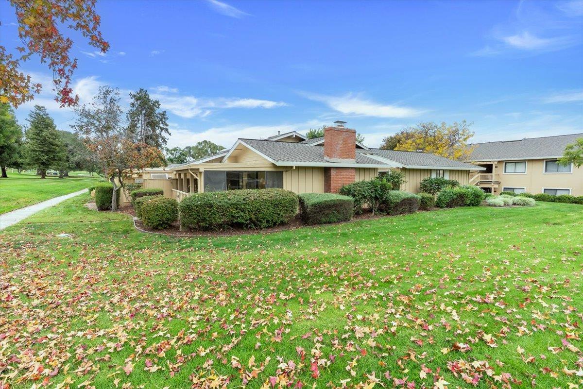 Detail Gallery Image 12 of 49 For 5050 Cribari Vale, San Jose,  CA 95135 - 2 Beds | 2 Baths