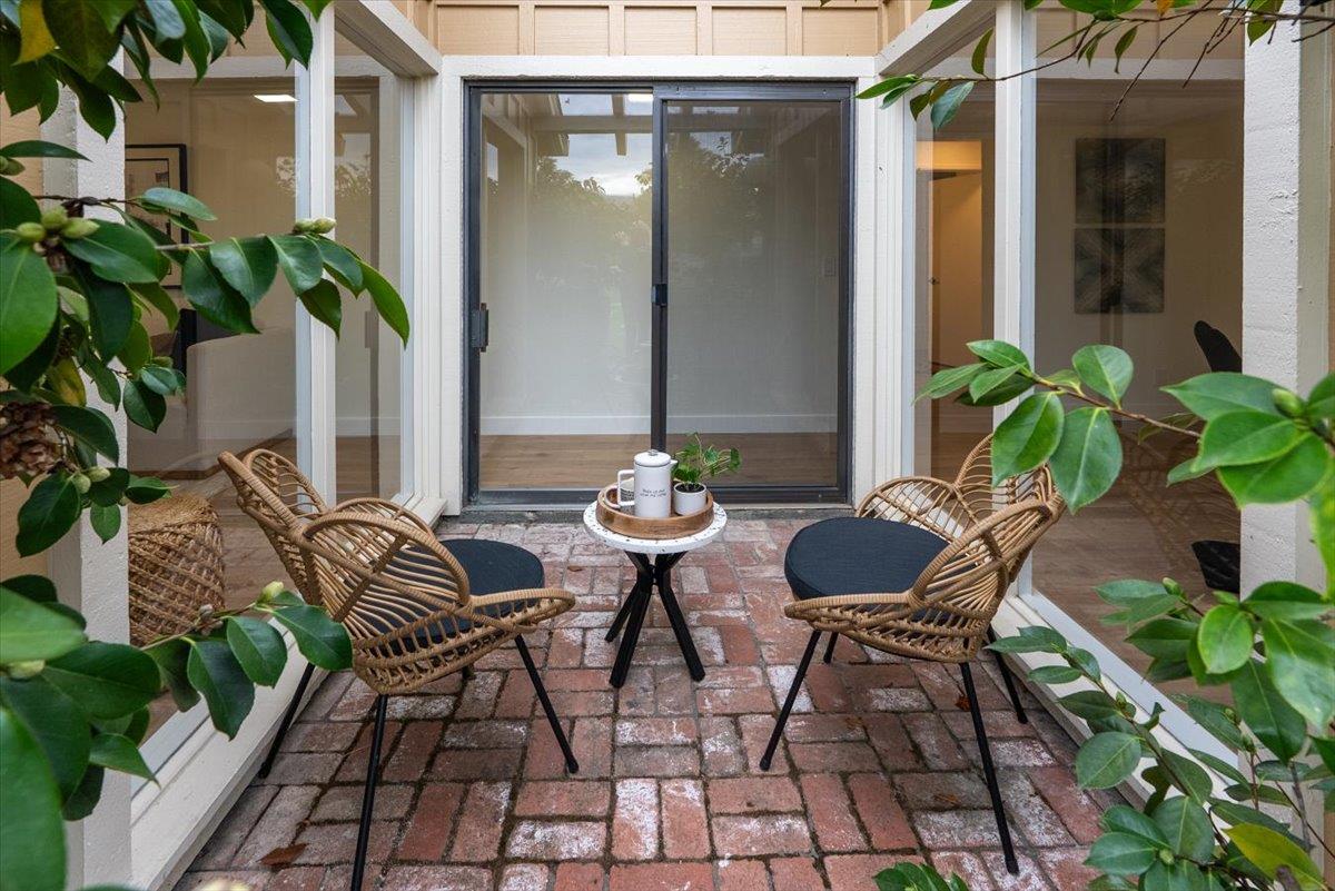 Detail Gallery Image 13 of 49 For 5050 Cribari Vale, San Jose,  CA 95135 - 2 Beds | 2 Baths