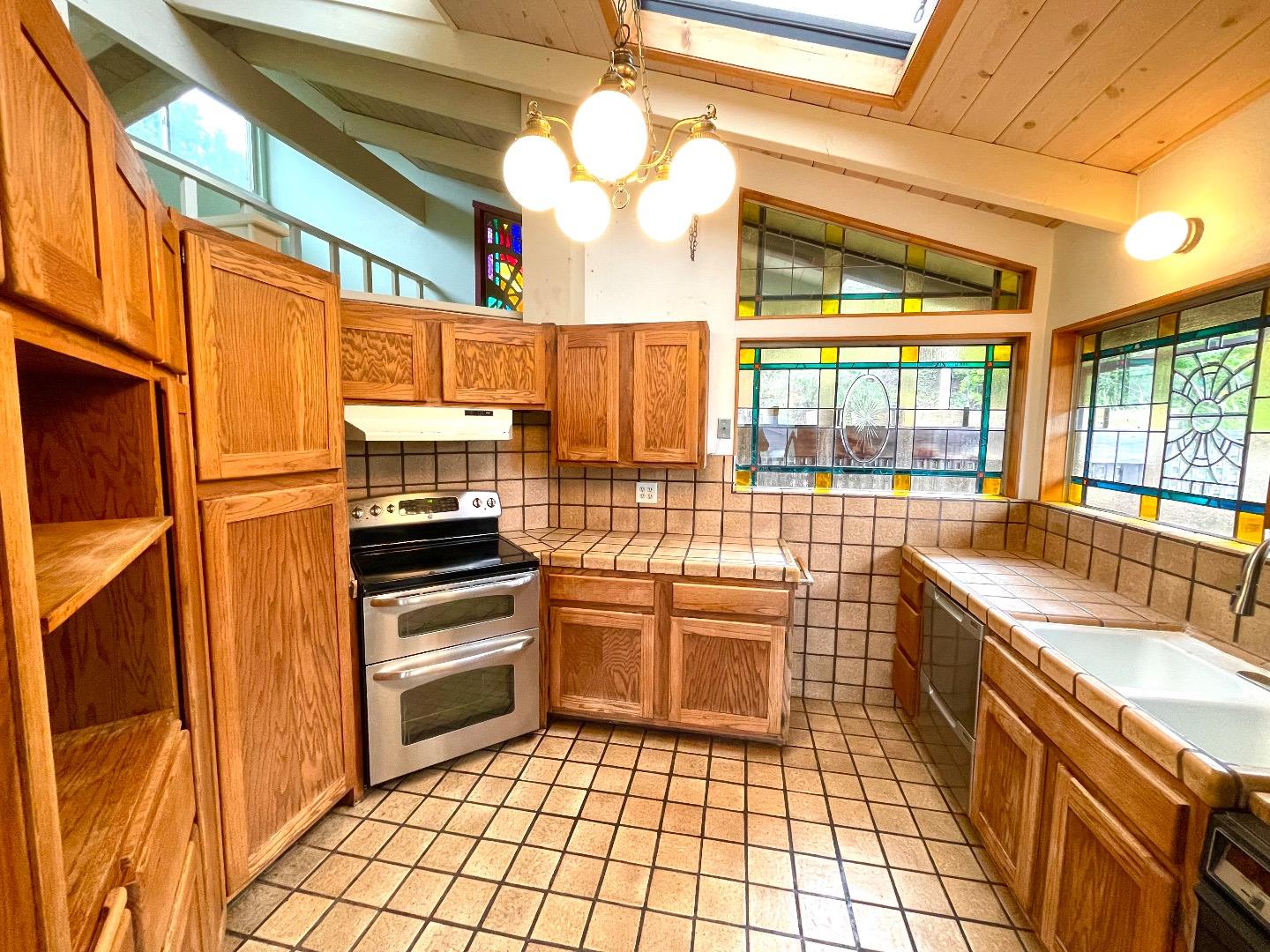 Detail Gallery Image 8 of 33 For 507 La Honda Dr, Aptos,  CA 95003 - 3 Beds | 2/1 Baths