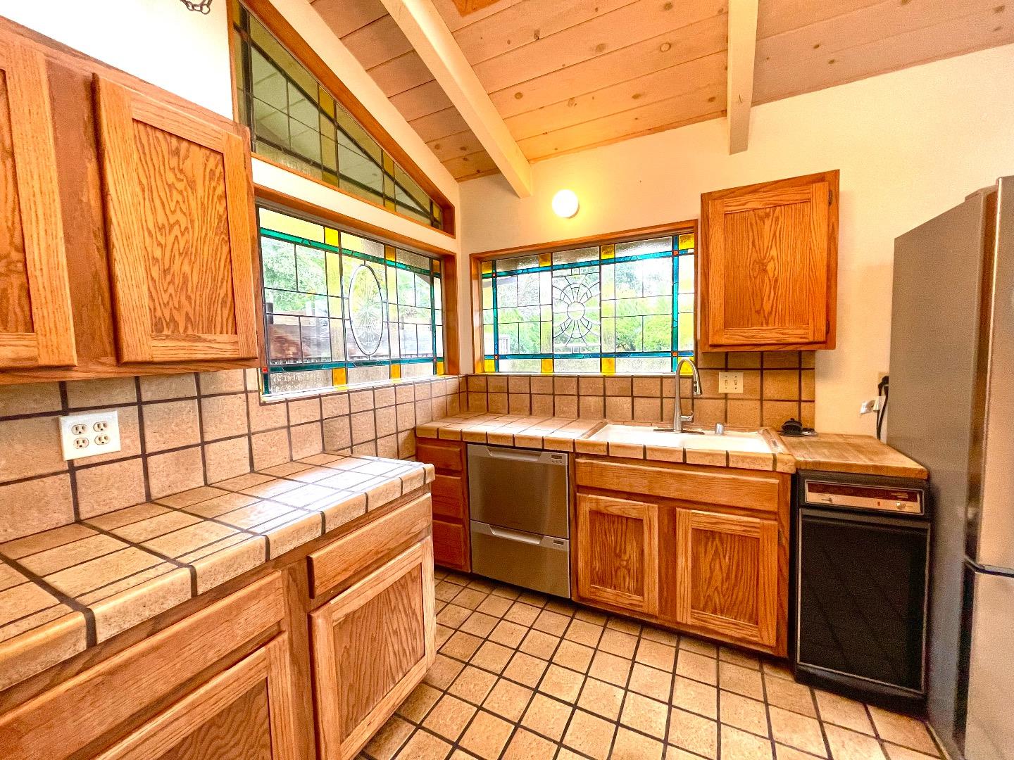 Detail Gallery Image 9 of 33 For 507 La Honda Dr, Aptos,  CA 95003 - 3 Beds | 2/1 Baths