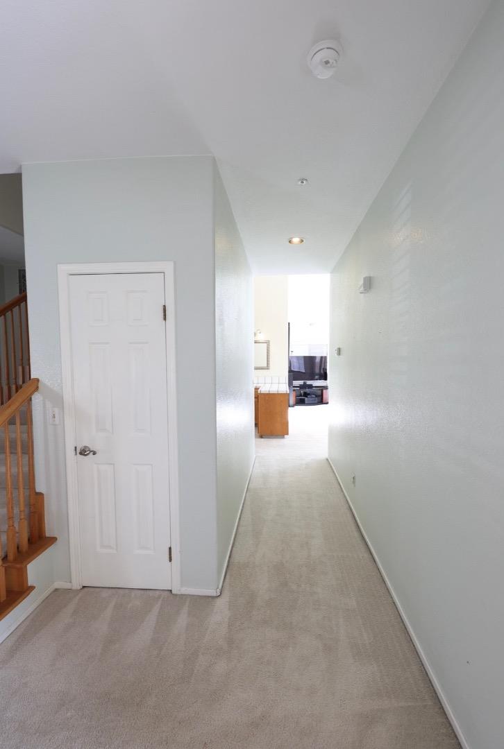 Detail Gallery Image 12 of 24 For 1243 De Cunha Ct, Salinas,  CA 93906 - 4 Beds | 2/1 Baths