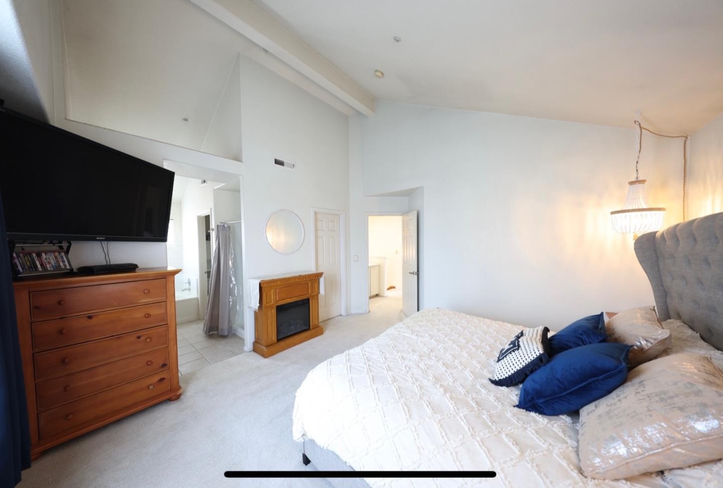 Detail Gallery Image 18 of 24 For 1243 De Cunha Ct, Salinas,  CA 93906 - 4 Beds | 2/1 Baths