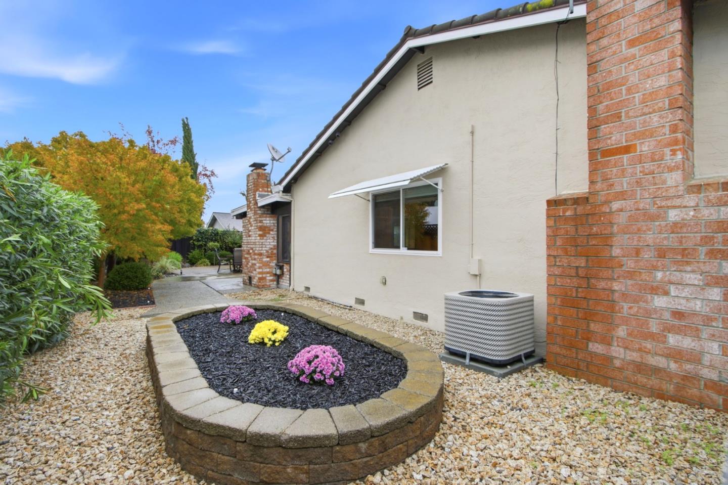 Detail Gallery Image 38 of 41 For 2757 Estella Dr, Santa Clara,  CA 95051 - 4 Beds | 2 Baths