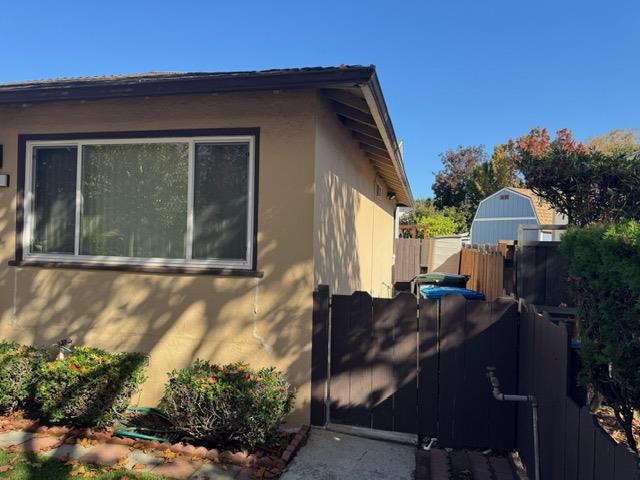 Detail Gallery Image 5 of 17 For 920 Warren St, Redwood City,  CA 94063 - – Beds | – Baths