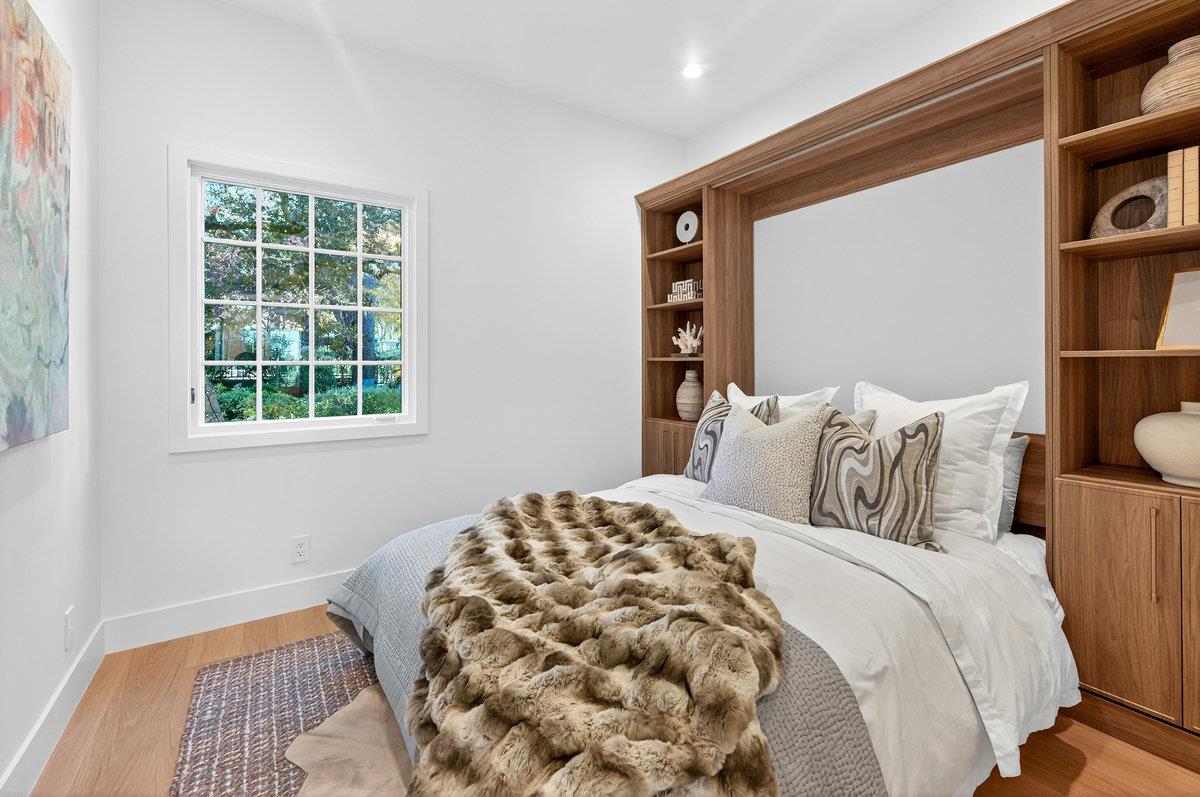 Detail Gallery Image 34 of 54 For 729 Chiltern Rd, Hillsborough,  CA 94010 - 5 Beds | 7/1 Baths