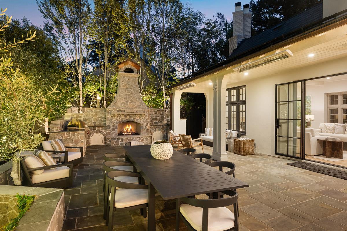 Detail Gallery Image 40 of 54 For 729 Chiltern Rd, Hillsborough,  CA 94010 - 5 Beds | 7/1 Baths