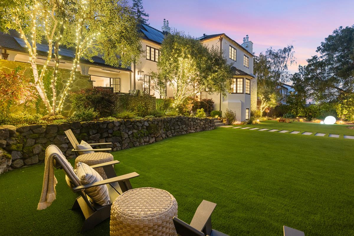 Detail Gallery Image 44 of 54 For 729 Chiltern Rd, Hillsborough,  CA 94010 - 5 Beds | 7/1 Baths