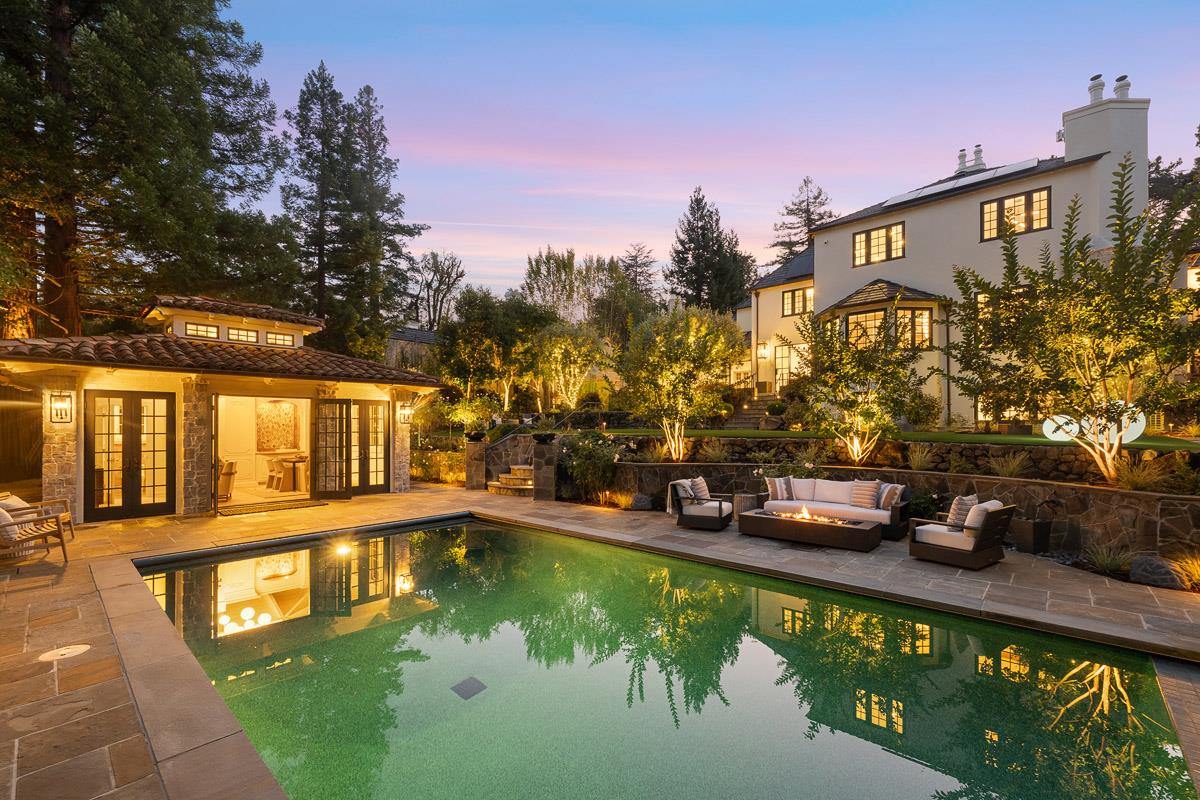 Detail Gallery Image 45 of 54 For 729 Chiltern Rd, Hillsborough,  CA 94010 - 5 Beds | 7/1 Baths