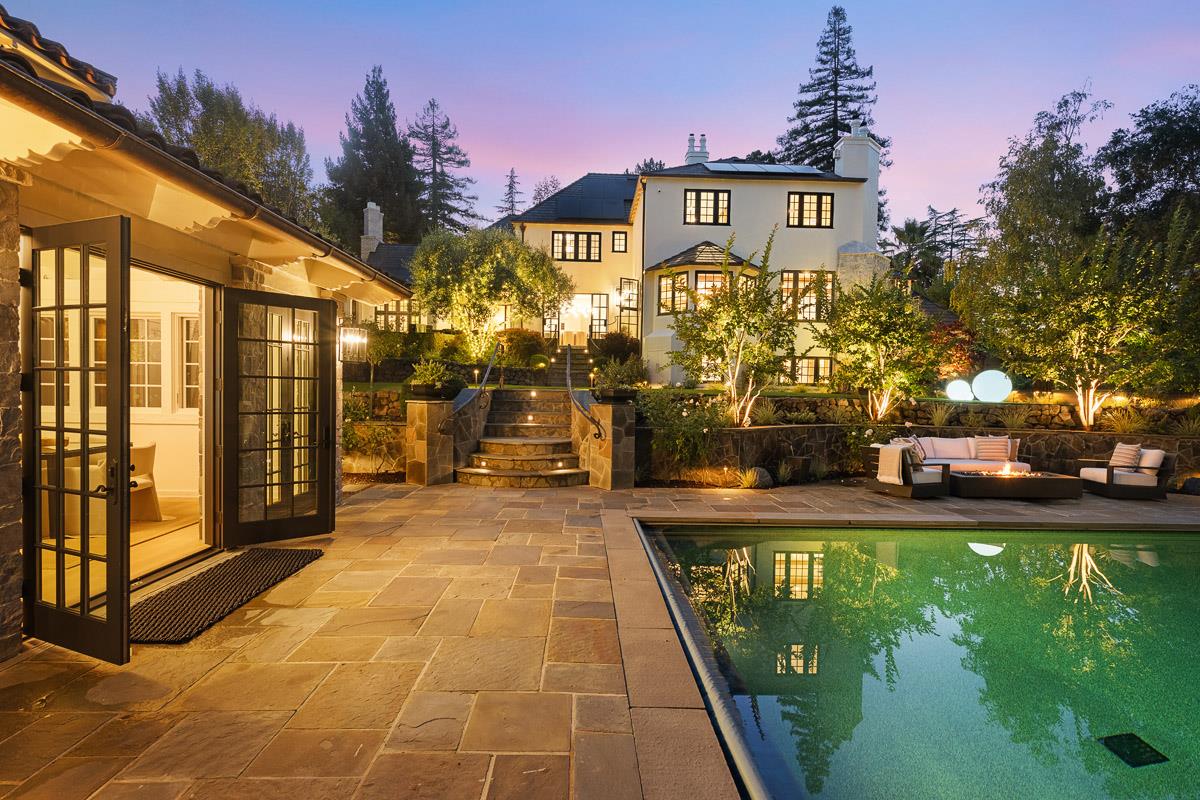 Detail Gallery Image 48 of 54 For 729 Chiltern Rd, Hillsborough,  CA 94010 - 5 Beds | 7/1 Baths