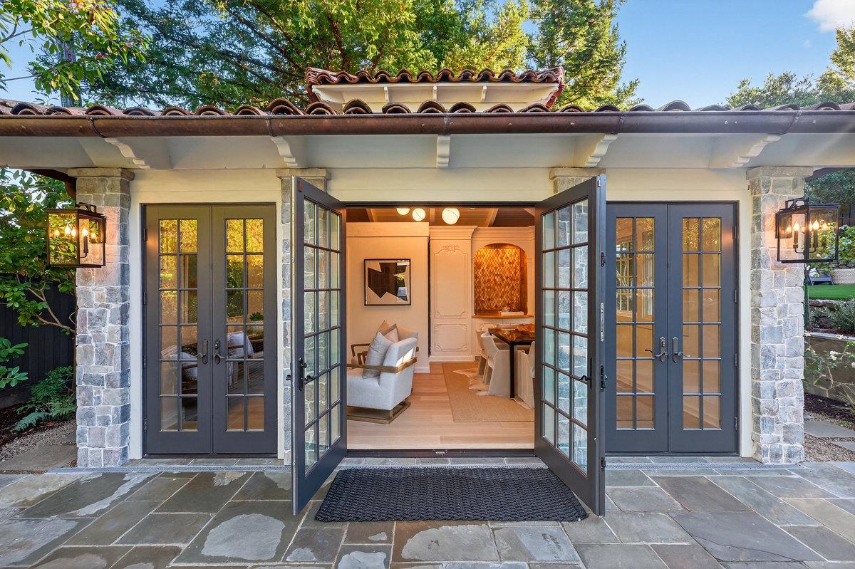 Detail Gallery Image 49 of 54 For 729 Chiltern Rd, Hillsborough,  CA 94010 - 5 Beds | 7/1 Baths