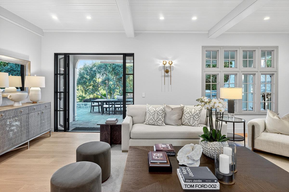 Detail Gallery Image 5 of 54 For 729 Chiltern Rd, Hillsborough,  CA 94010 - 5 Beds | 7/1 Baths