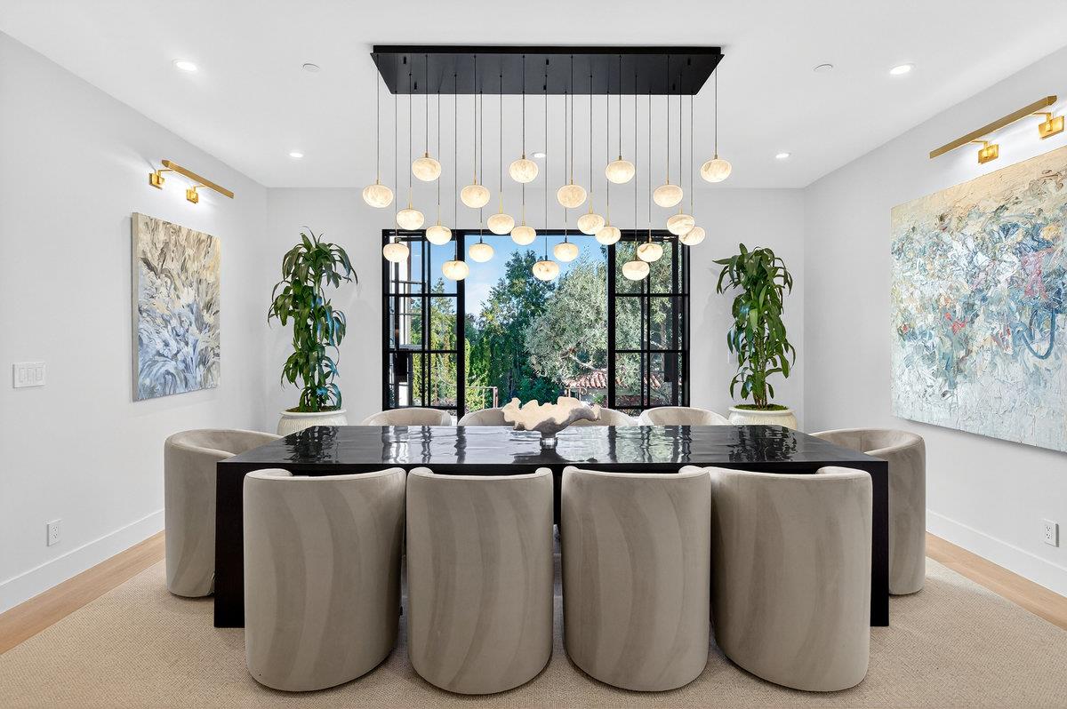 Detail Gallery Image 8 of 54 For 729 Chiltern Rd, Hillsborough,  CA 94010 - 5 Beds | 7/1 Baths