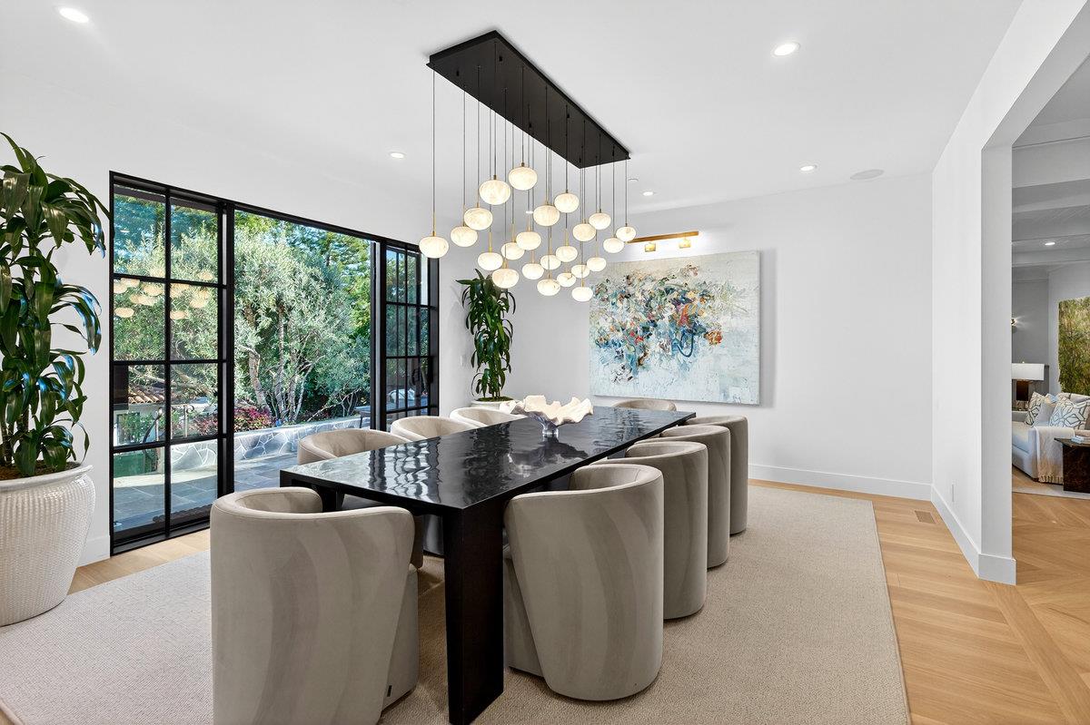 Detail Gallery Image 9 of 54 For 729 Chiltern Rd, Hillsborough,  CA 94010 - 5 Beds | 7/1 Baths