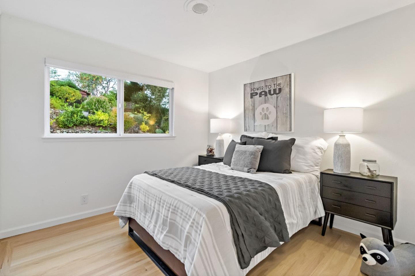 Detail Gallery Image 17 of 52 For 3848 Vineyard Dr, Redwood City,  CA 94061 - 4 Beds | 2/1 Baths