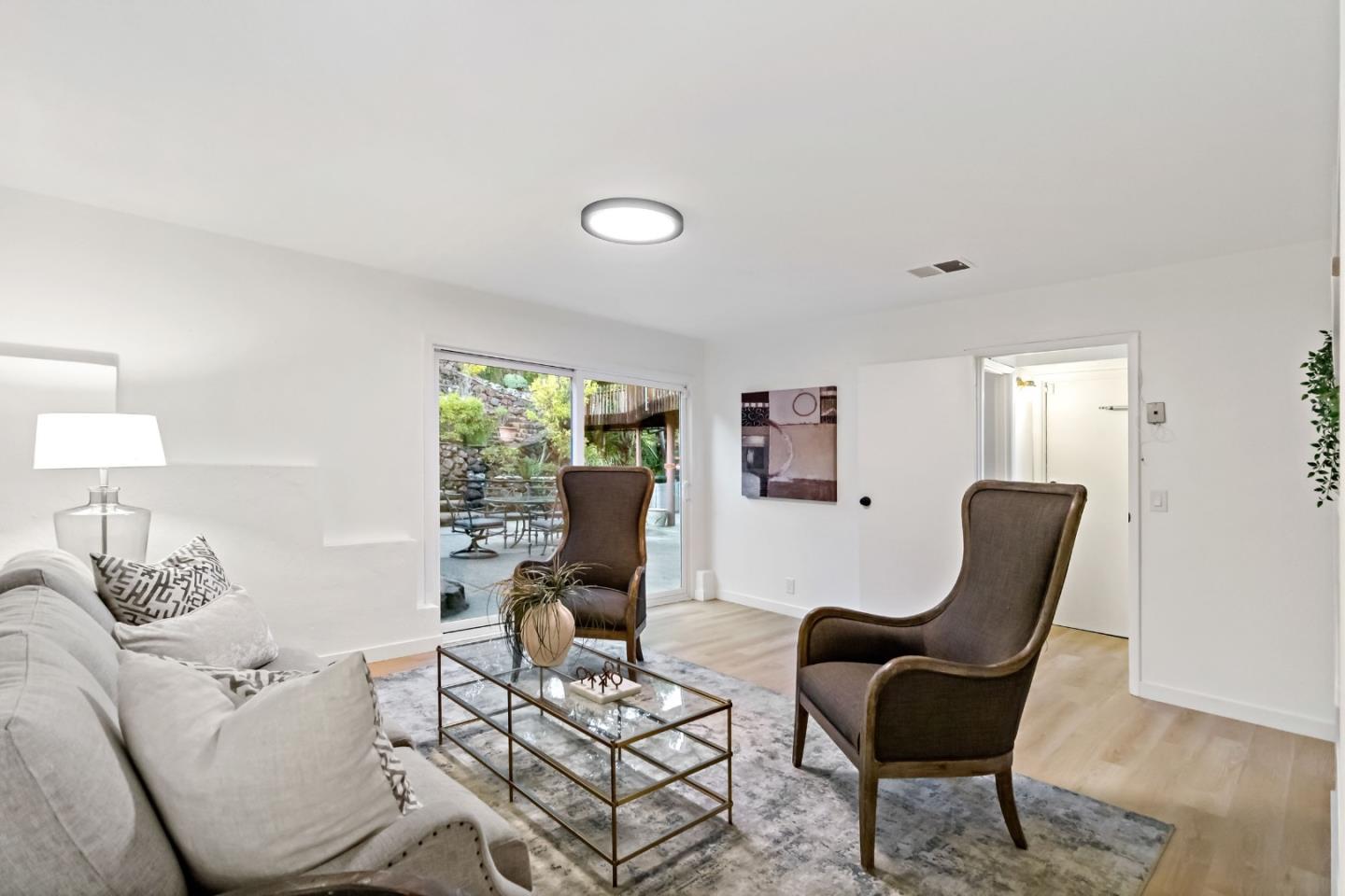 Detail Gallery Image 22 of 52 For 3848 Vineyard Dr, Redwood City,  CA 94061 - 4 Beds | 2/1 Baths