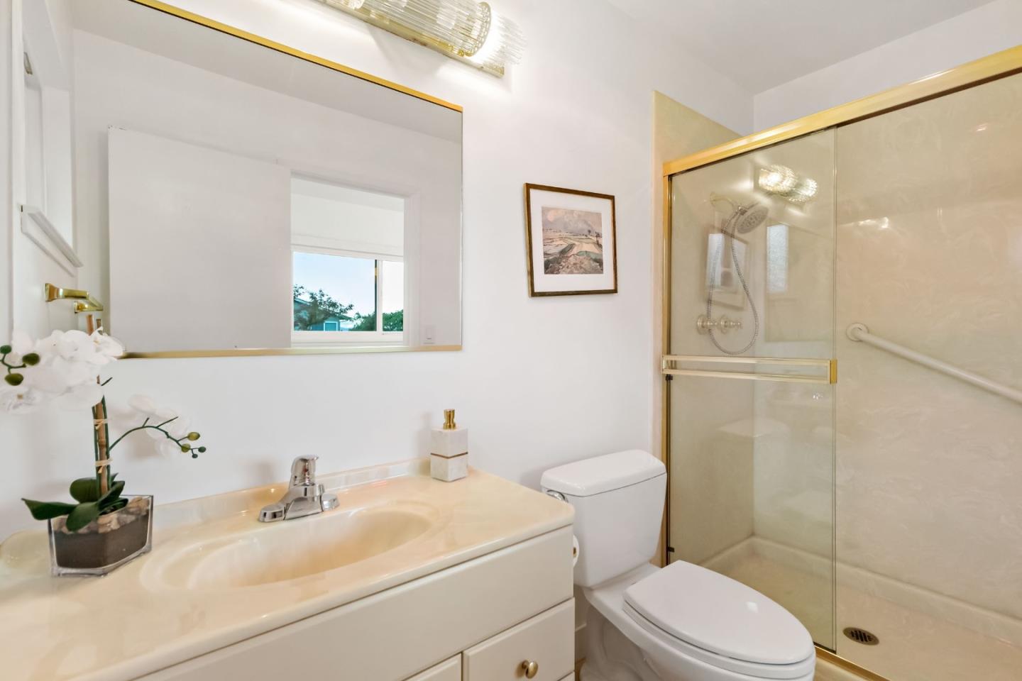 Detail Gallery Image 27 of 52 For 3848 Vineyard Dr, Redwood City,  CA 94061 - 4 Beds | 2/1 Baths