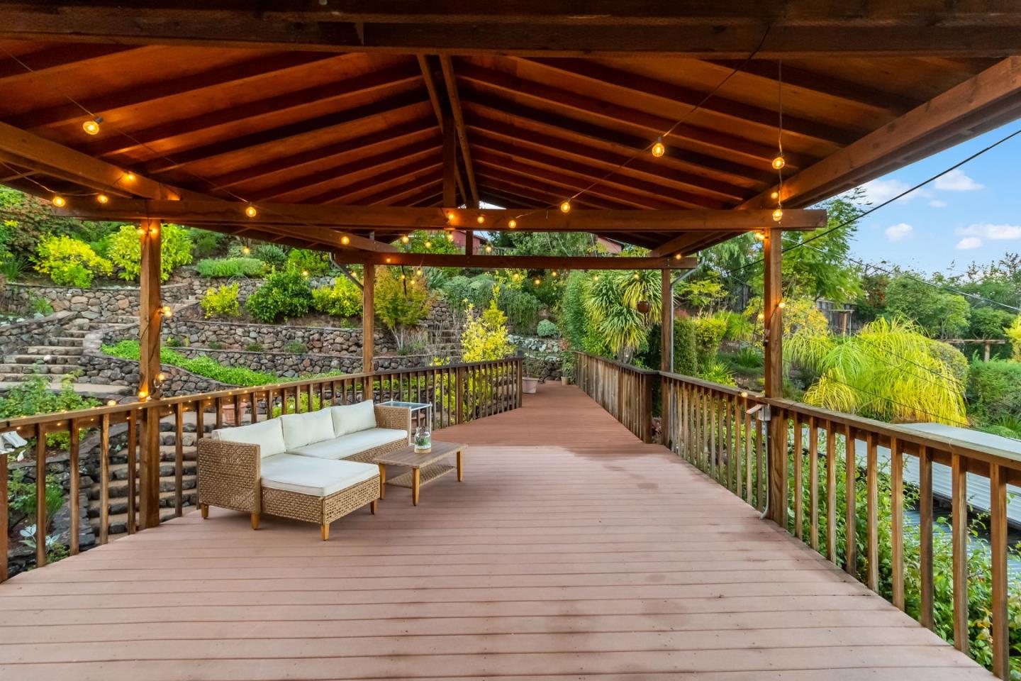 Detail Gallery Image 36 of 52 For 3848 Vineyard Dr, Redwood City,  CA 94061 - 4 Beds | 2/1 Baths