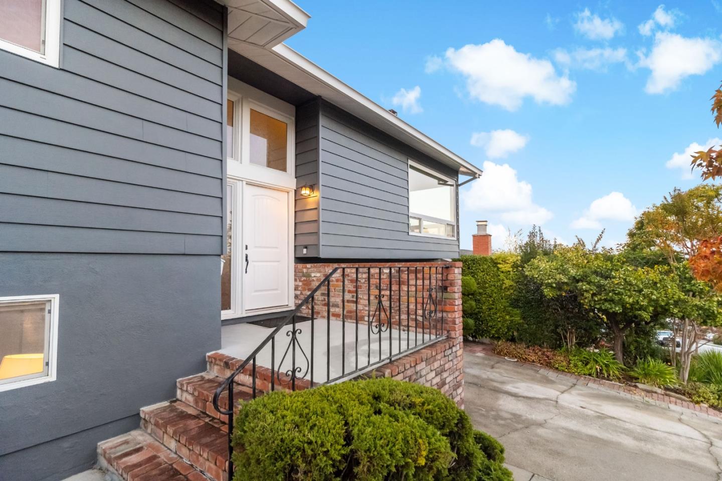 Detail Gallery Image 46 of 52 For 3848 Vineyard Dr, Redwood City,  CA 94061 - 4 Beds | 2/1 Baths