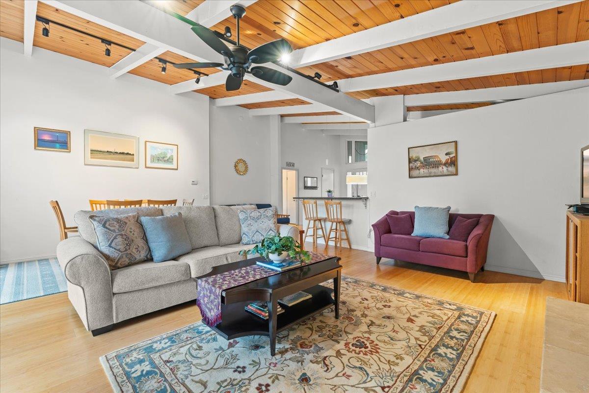 Detail Gallery Image 11 of 27 For 640 Rio Del Mar Blvd, Aptos,  CA 95003 - 2 Beds | 2 Baths