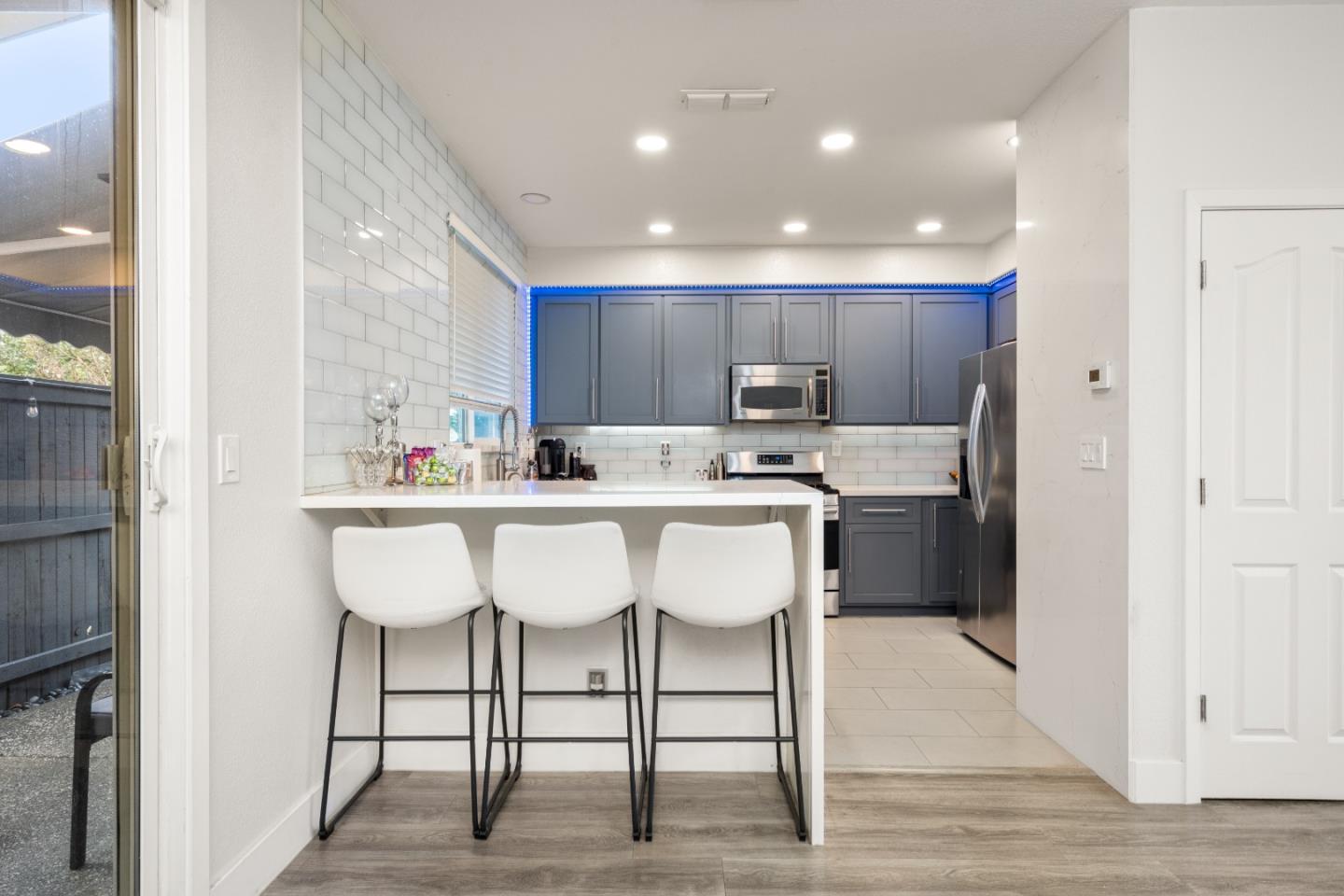 Detail Gallery Image 10 of 51 For 2372 Donner Pass Ave, Sacramento,  CA 95835 - 4 Beds | 2/1 Baths