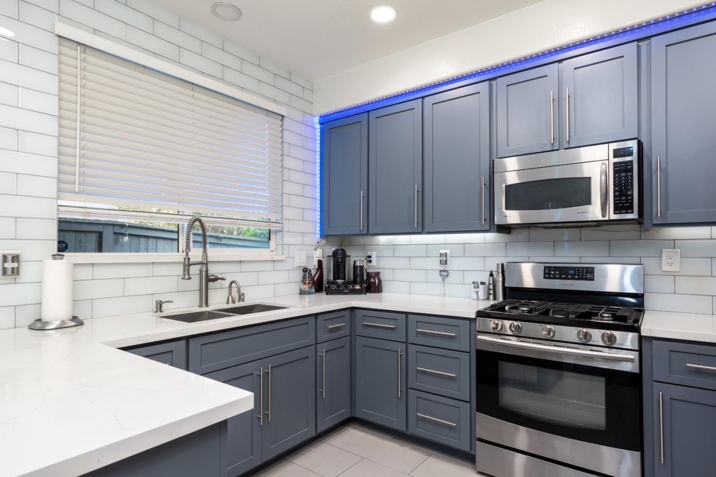 Detail Gallery Image 12 of 51 For 2372 Donner Pass Ave, Sacramento,  CA 95835 - 4 Beds | 2/1 Baths