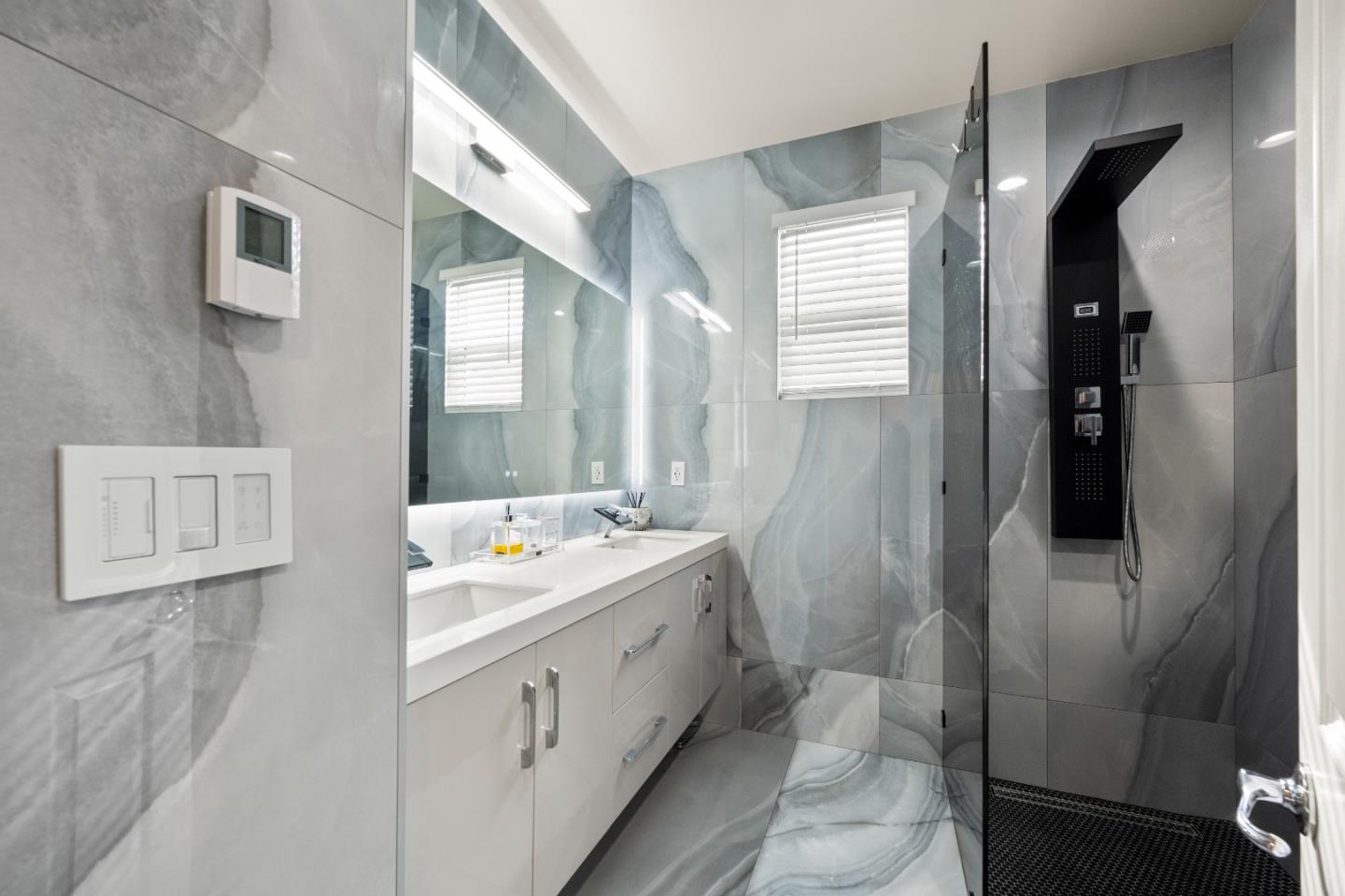 Detail Gallery Image 19 of 51 For 2372 Donner Pass Ave, Sacramento,  CA 95835 - 4 Beds | 2/1 Baths