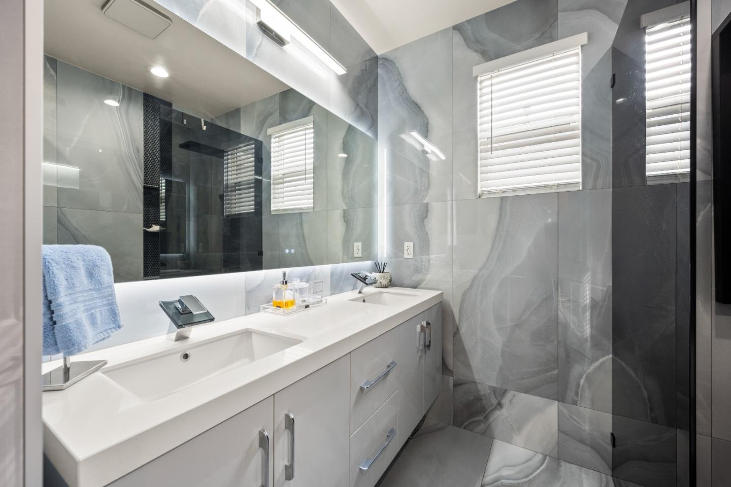 Detail Gallery Image 20 of 51 For 2372 Donner Pass Ave, Sacramento,  CA 95835 - 4 Beds | 2/1 Baths