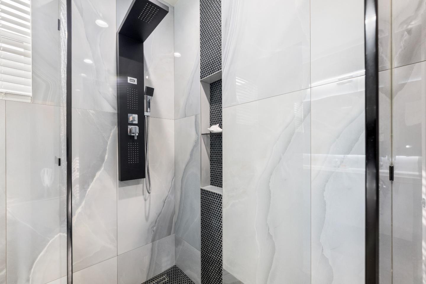 Detail Gallery Image 22 of 51 For 2372 Donner Pass Ave, Sacramento,  CA 95835 - 4 Beds | 2/1 Baths