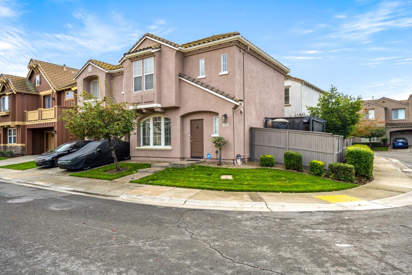 Detail Gallery Image 3 of 51 For 2372 Donner Pass Ave, Sacramento,  CA 95835 - 4 Beds | 2/1 Baths