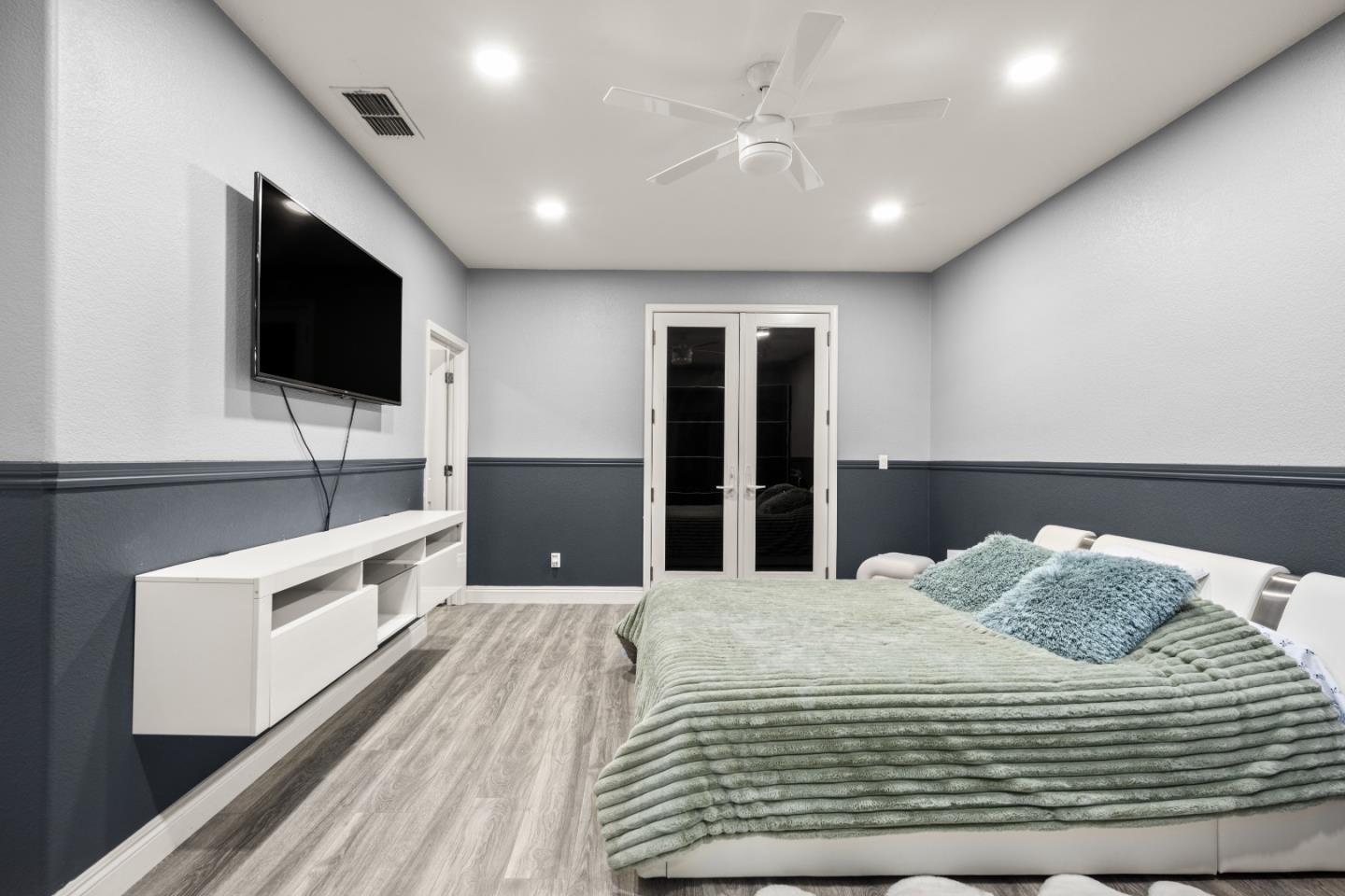 Detail Gallery Image 31 of 51 For 2372 Donner Pass Ave, Sacramento,  CA 95835 - 4 Beds | 2/1 Baths