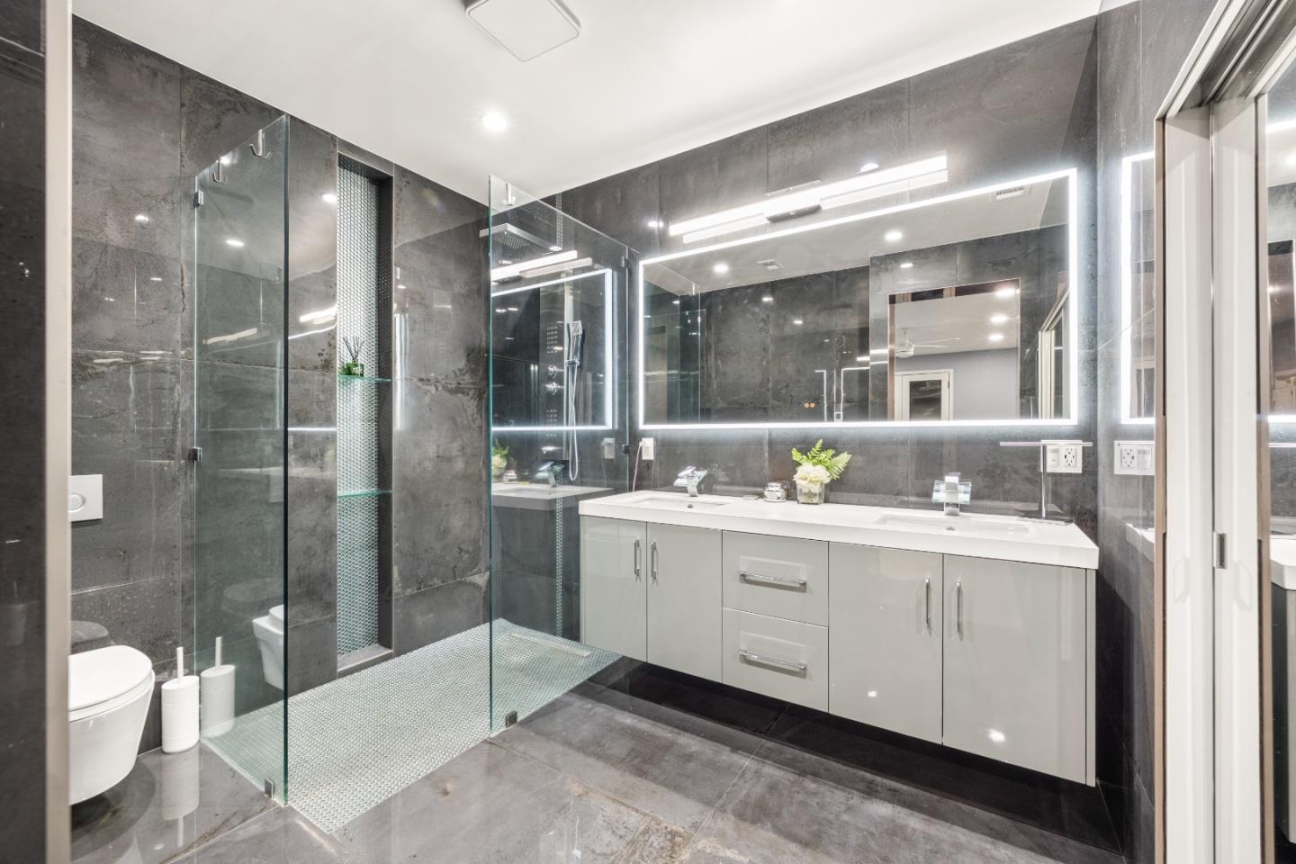 Detail Gallery Image 32 of 51 For 2372 Donner Pass Ave, Sacramento,  CA 95835 - 4 Beds | 2/1 Baths