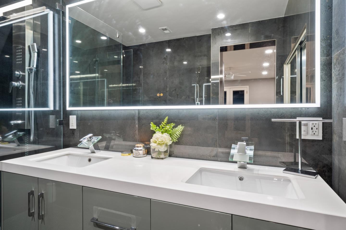 Detail Gallery Image 40 of 51 For 2372 Donner Pass Ave, Sacramento,  CA 95835 - 4 Beds | 2/1 Baths