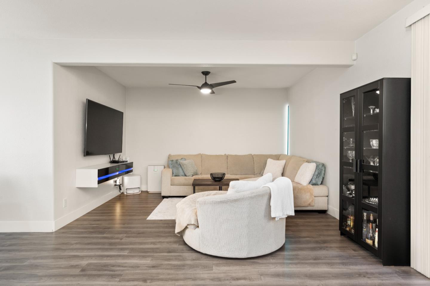 Detail Gallery Image 6 of 51 For 2372 Donner Pass Ave, Sacramento,  CA 95835 - 4 Beds | 2/1 Baths