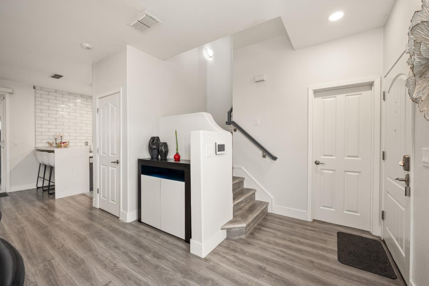 Detail Gallery Image 8 of 51 For 2372 Donner Pass Ave, Sacramento,  CA 95835 - 4 Beds | 2/1 Baths