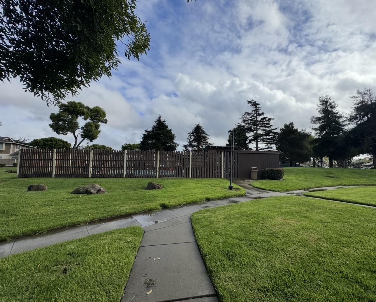 Detail Gallery Image 10 of 11 For 1893 Cherokee Dr #1,  Salinas,  CA 93906 - 2 Beds | 1 Baths