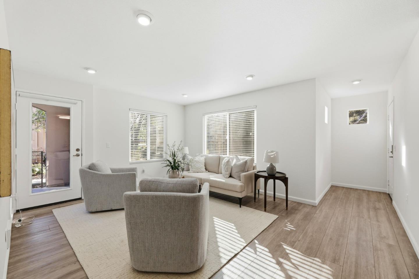 Detail Gallery Image 2 of 23 For 611 Maestro Ct, San Jose,  CA 95134 - 2 Beds | 2 Baths