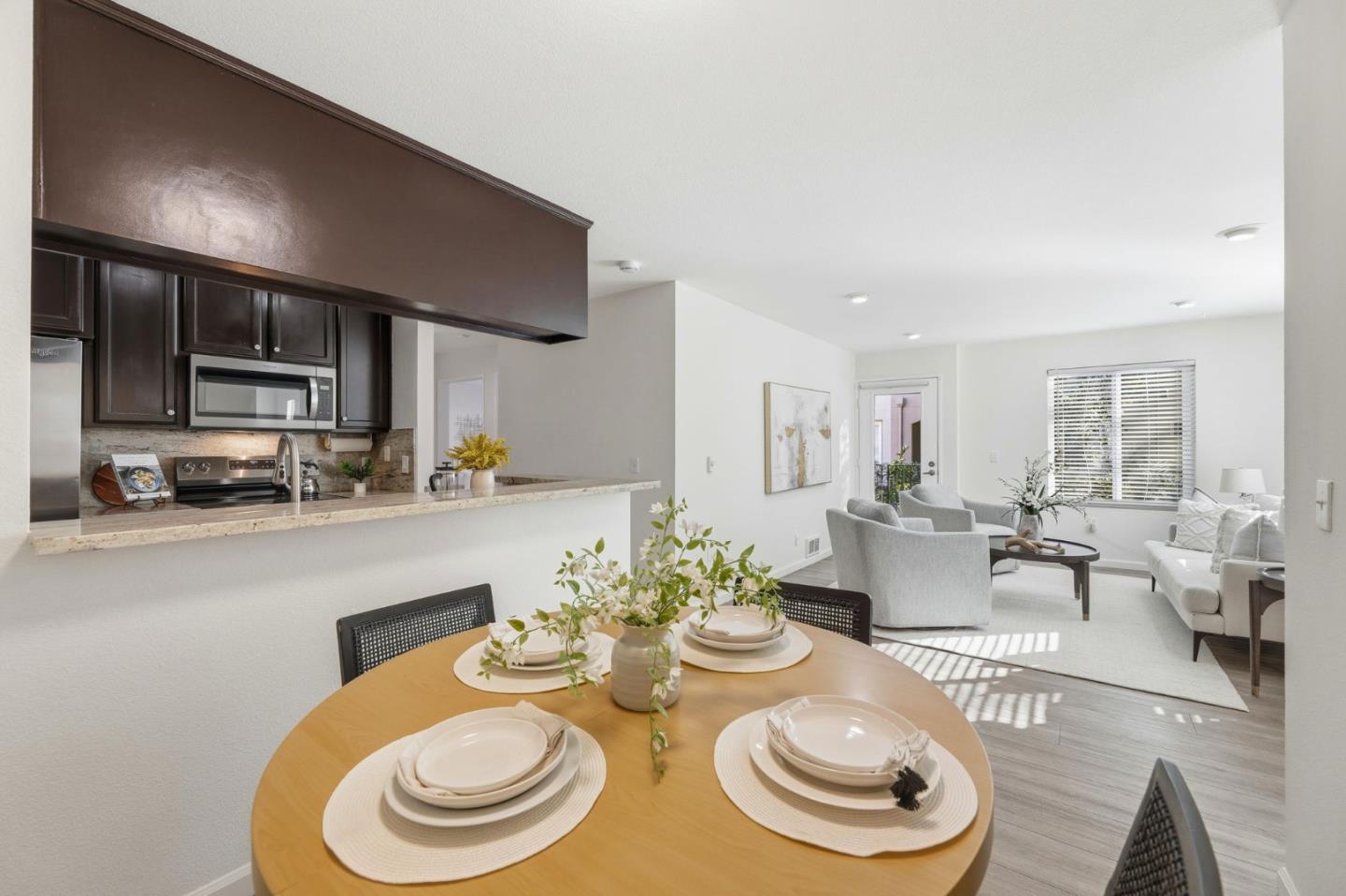 Detail Gallery Image 7 of 23 For 611 Maestro Ct, San Jose,  CA 95134 - 2 Beds | 2 Baths