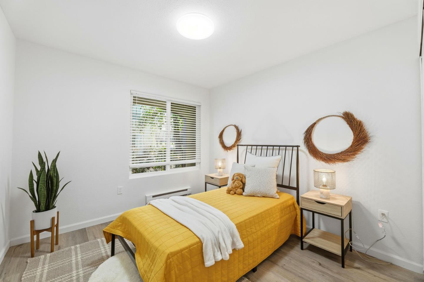 Detail Gallery Image 8 of 23 For 611 Maestro Ct, San Jose,  CA 95134 - 2 Beds | 2 Baths