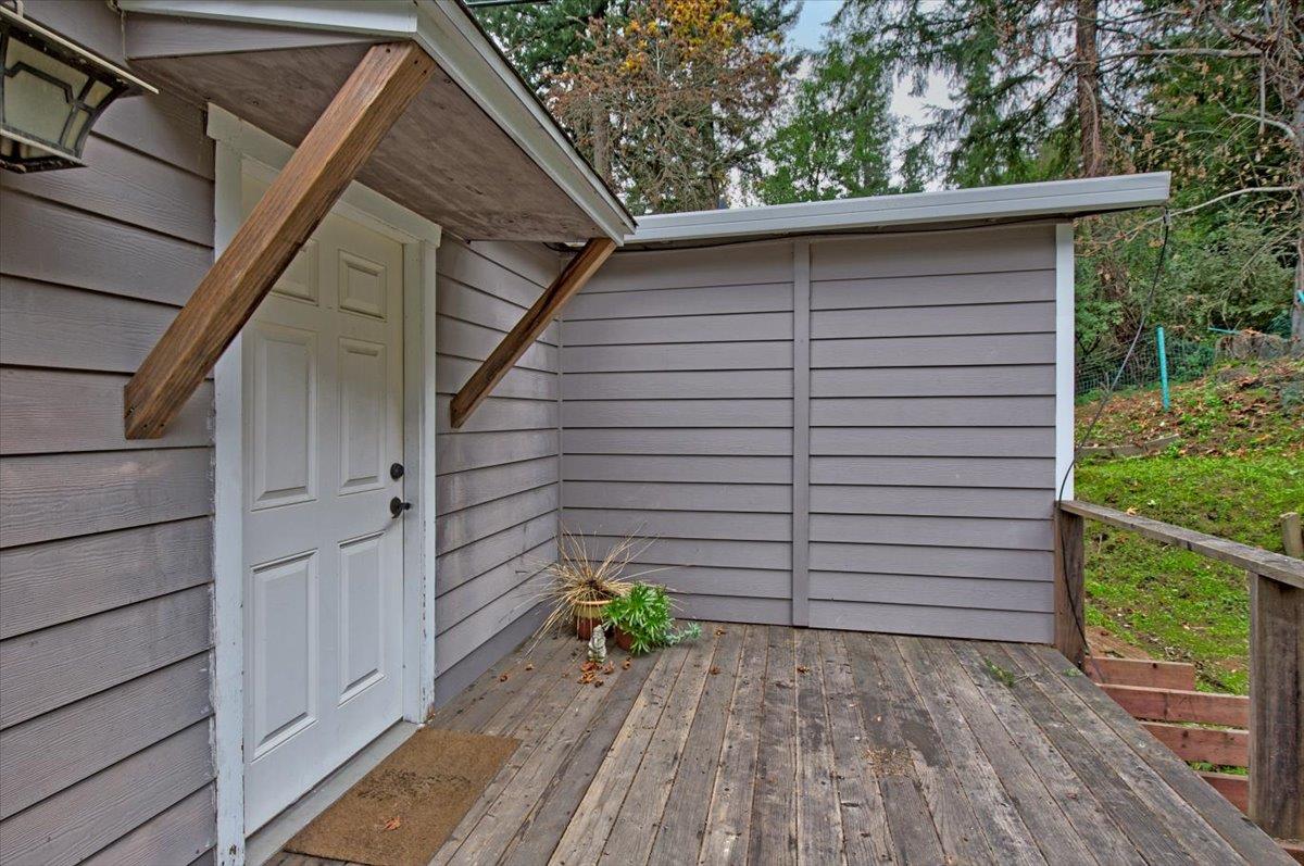 Detail Gallery Image 10 of 50 For 21577 Locust Dr, Los Gatos,  CA 95033 - 3 Beds | 3 Baths