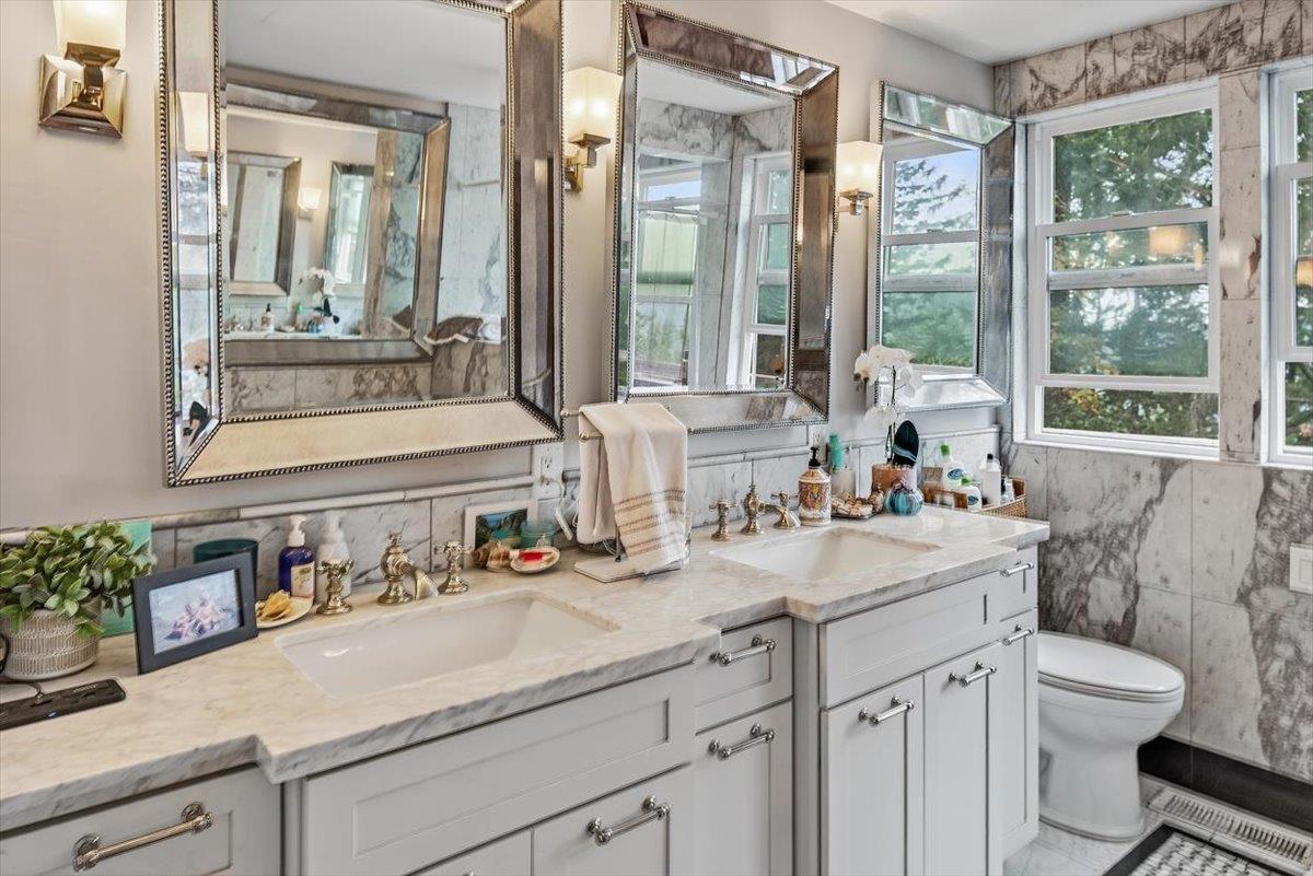 Detail Gallery Image 13 of 50 For 21577 Locust Dr, Los Gatos,  CA 95033 - 3 Beds | 3 Baths