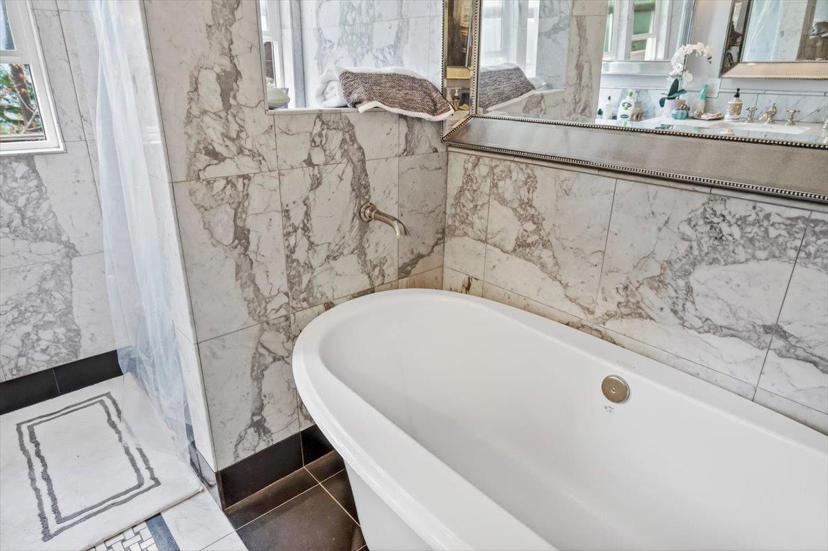 Detail Gallery Image 14 of 50 For 21577 Locust Dr, Los Gatos,  CA 95033 - 3 Beds | 3 Baths