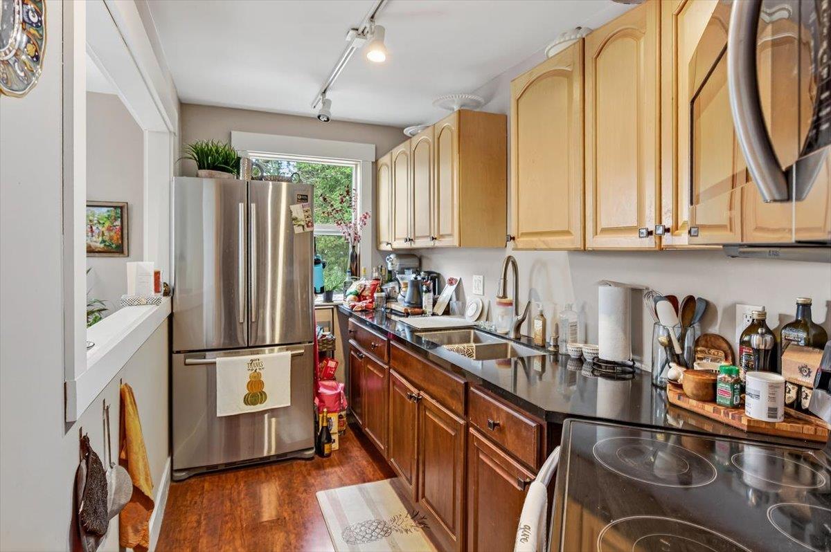 Detail Gallery Image 15 of 50 For 21577 Locust Dr, Los Gatos,  CA 95033 - 3 Beds | 3 Baths