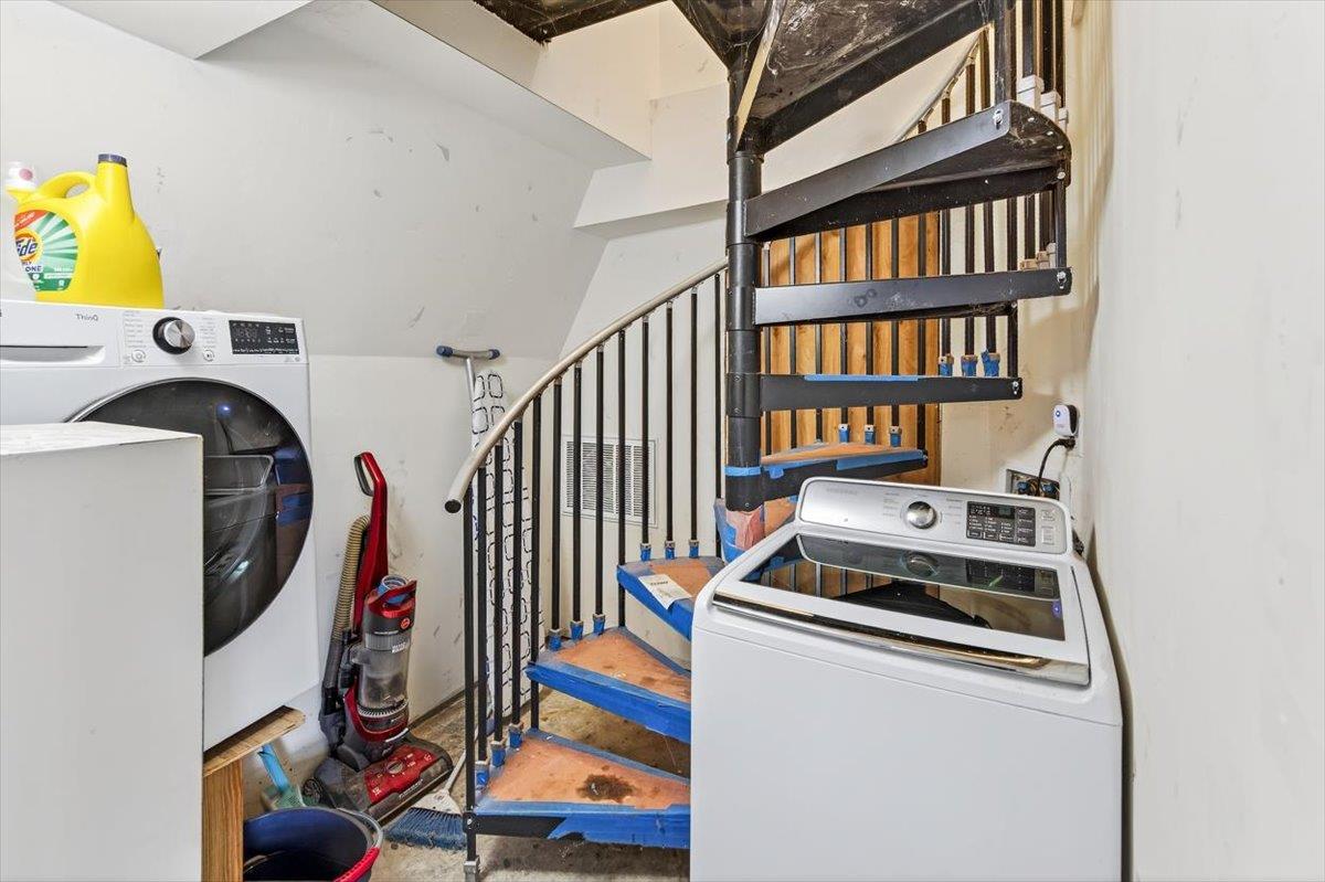 Detail Gallery Image 24 of 50 For 21577 Locust Dr, Los Gatos,  CA 95033 - 3 Beds | 3 Baths