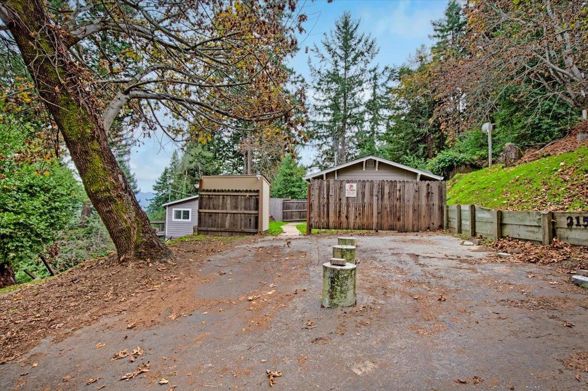 Detail Gallery Image 3 of 50 For 21577 Locust Dr, Los Gatos,  CA 95033 - 3 Beds | 3 Baths