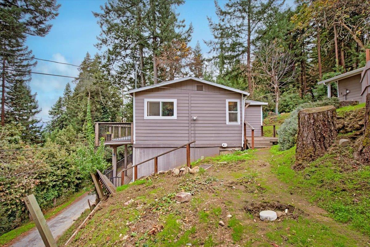 Detail Gallery Image 9 of 50 For 21577 Locust Dr, Los Gatos,  CA 95033 - 3 Beds | 3 Baths