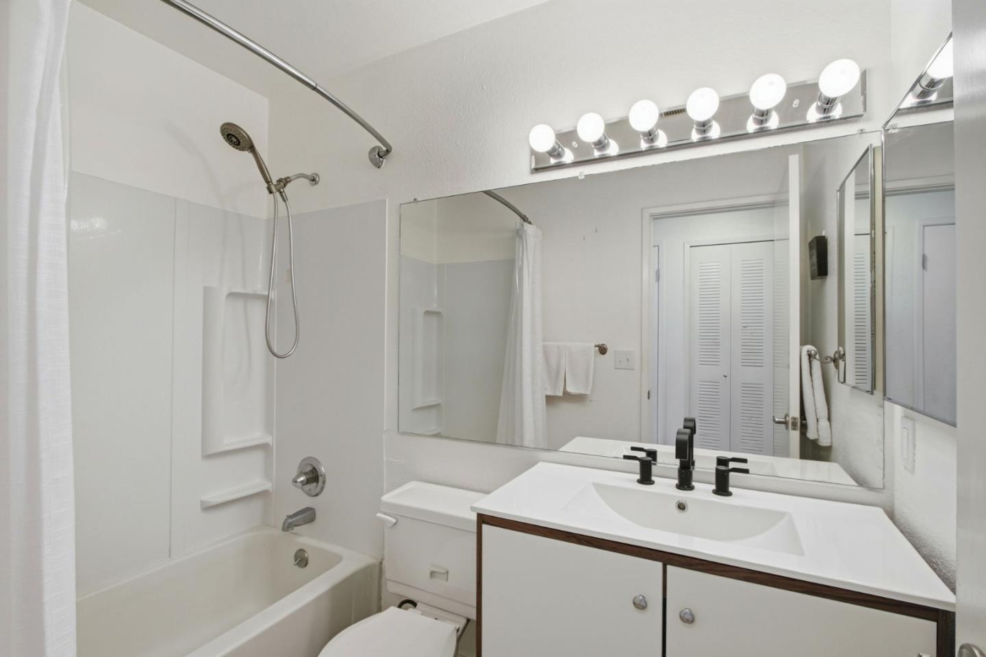 Detail Gallery Image 27 of 42 For 40 Cherry Crest Ln, San Jose,  CA 95136 - 2 Beds | 2 Baths