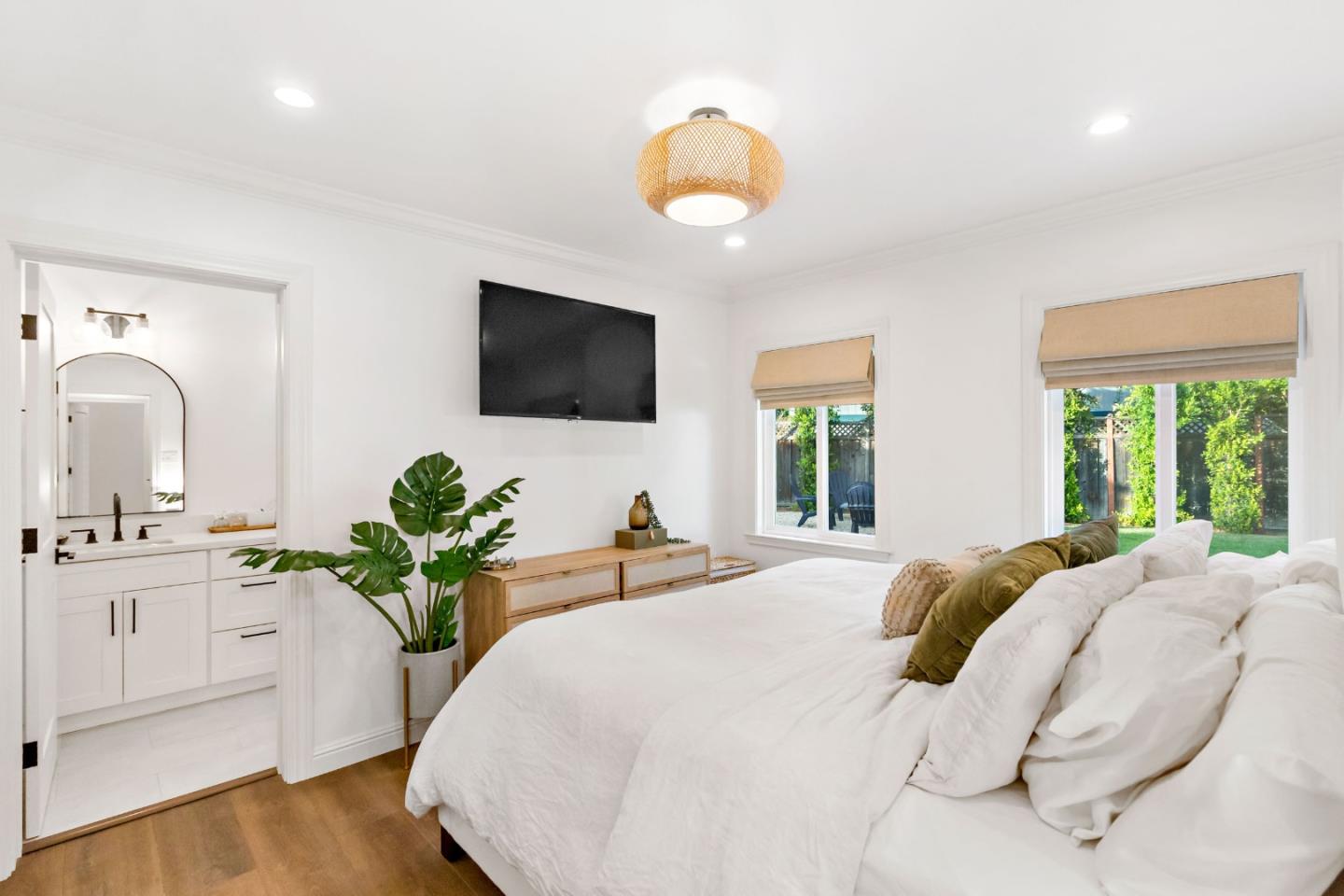 Detail Gallery Image 36 of 63 For 432 Oak Ridge Dr, Redwood City,  CA 94062 - 2 Beds | 2 Baths