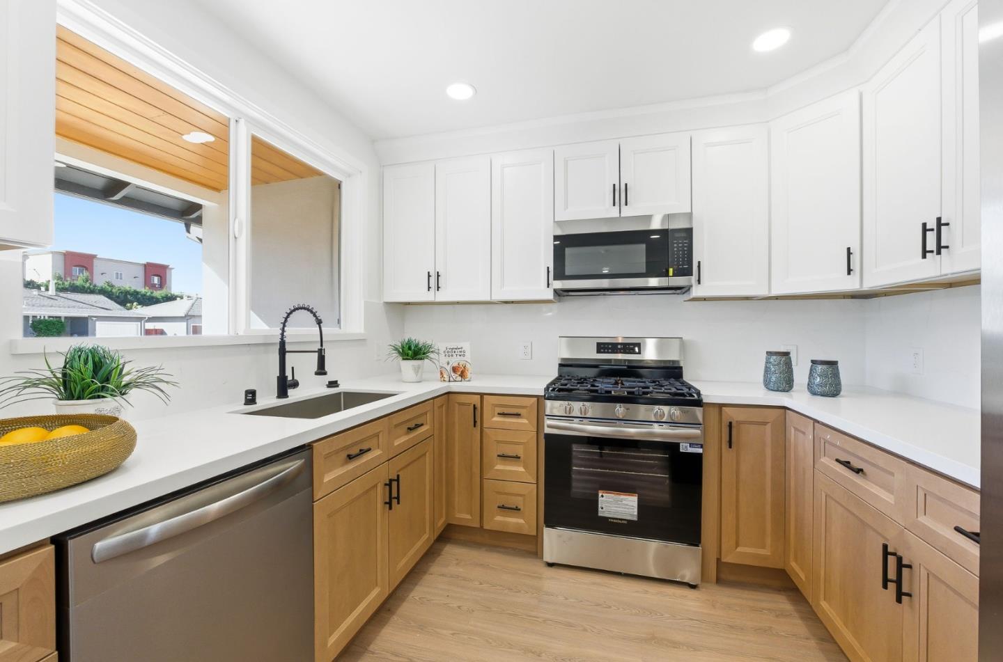 Detail Gallery Image 9 of 24 For 316 N Kingston St, San Mateo,  CA 94401 - 3 Beds | 2 Baths